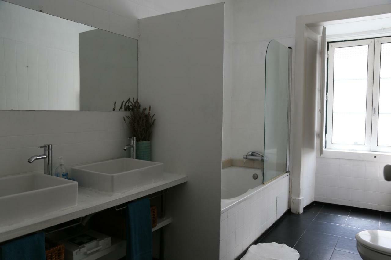 Stunning Apartment Near Chiado Lisboa Eksteriør billede